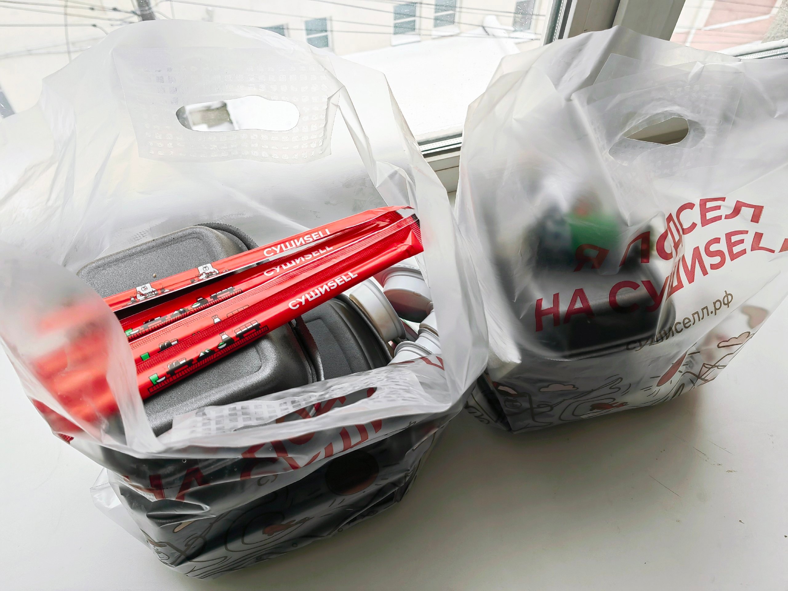 Поели за вас: Роллы с чукой и безвкусные креветки от доставки CушиSell