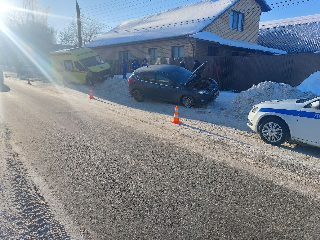 В ДТП со "скорой" в Твери пострадал пассажир иномарки В ДТП со "скорой" в Твери пострадал пассажир иномарки