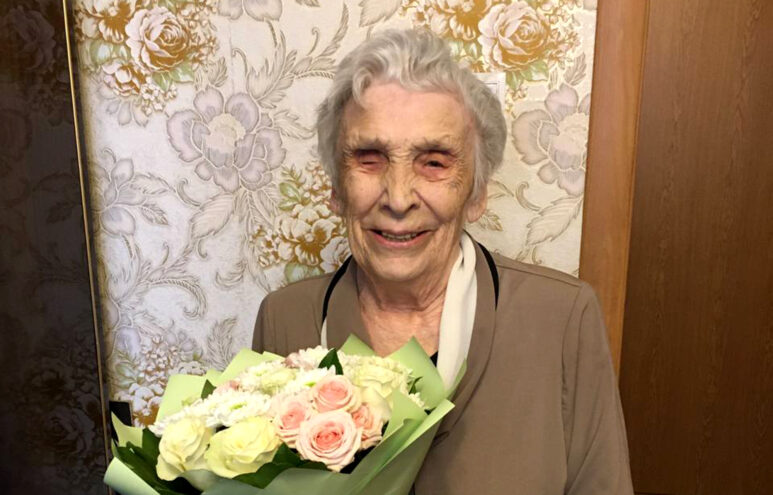 90 лет исполнилось Герою Социалистического Труда, жительнице Твери Александре Денисовой