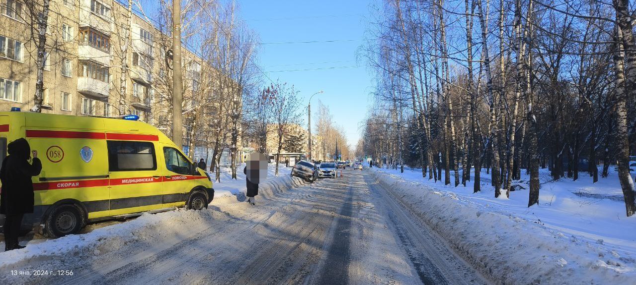 В Твери 86-летний пенсионер пострадал под колесами автомобиля