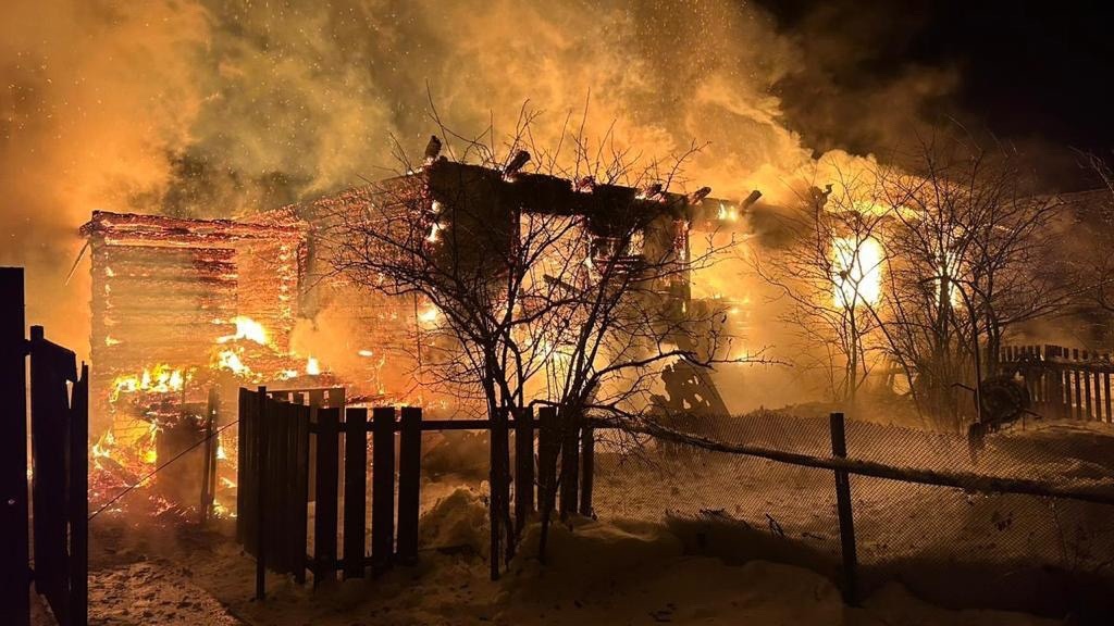 Трое детей погибли при пожаре в Тверской области Трое детей погибли при пожаре в Тверской области