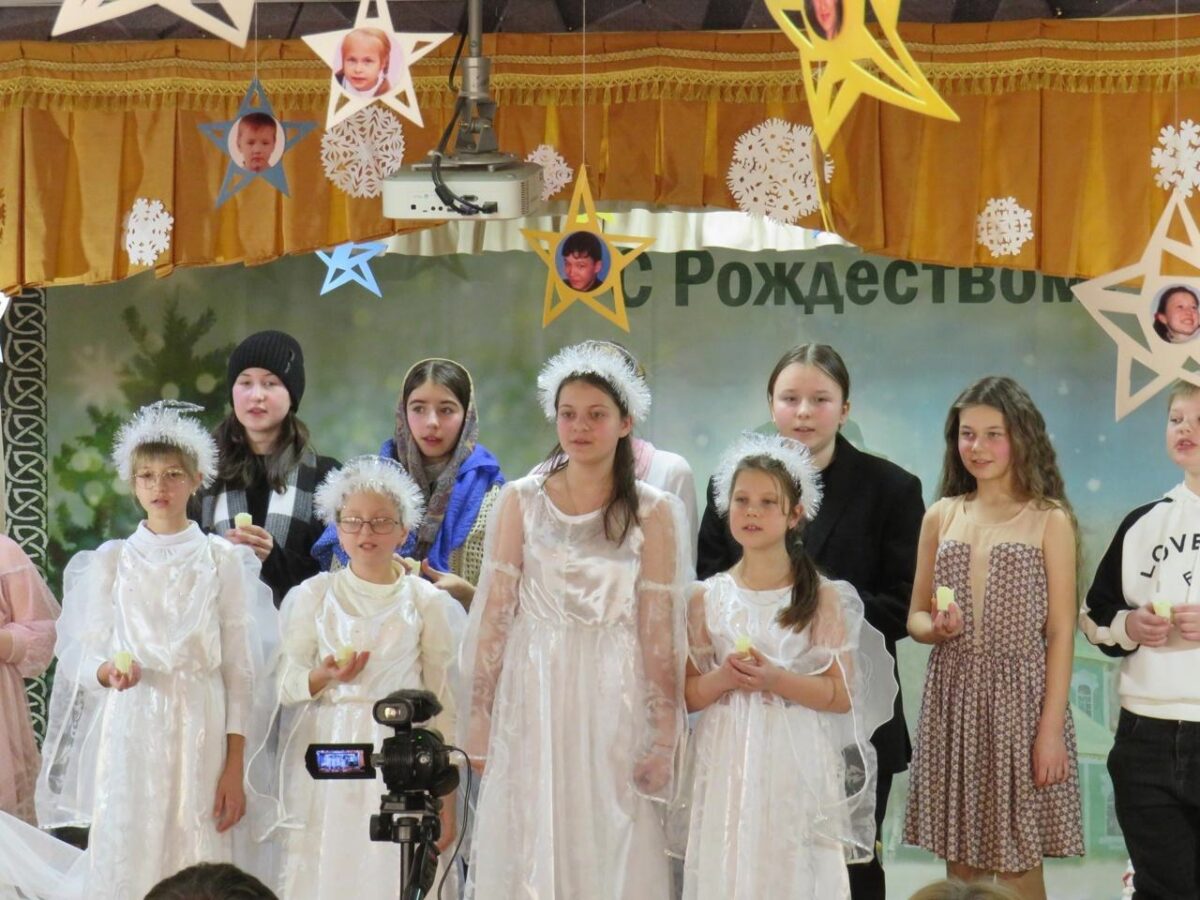 Межрегиональный рождественский фестиваль проходит в Торопце Межрегиональный рождественский фестиваль проходит в Торопце