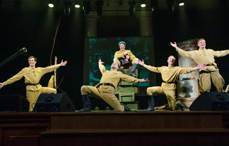 Тверской театр драмы сыграл спектакль "Василий Теркин" Центральном Доме Российской Армии Тверской театр драмы сыграл спектакль "Василий Теркин" Центральном Доме Российской Армии