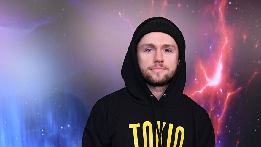 Звездные разборки: Соколовский написал саундтрек к сериалу, а Лазарев помогает бабушке Звездные разборки: Соколовский написал саундрек к сериалу, а Лазарев помогает бабушке