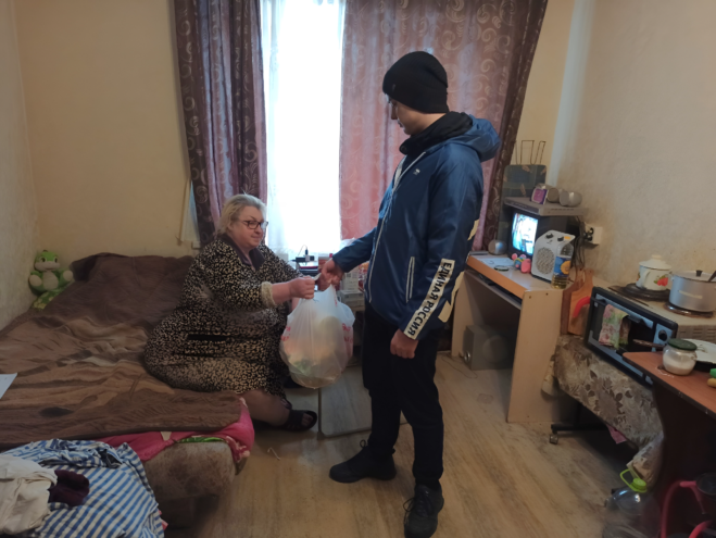 В Тверской области волонтеры помогают старшему поколению