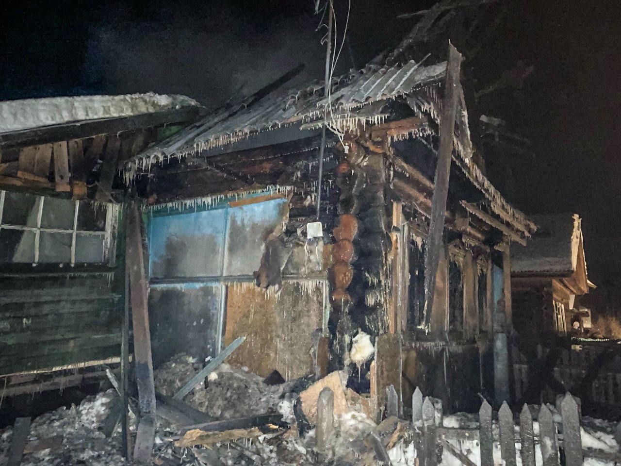 Молодая девушка погибла при пожаре в Тверской области Молодая девушка погибла при пожаре в Тверской области