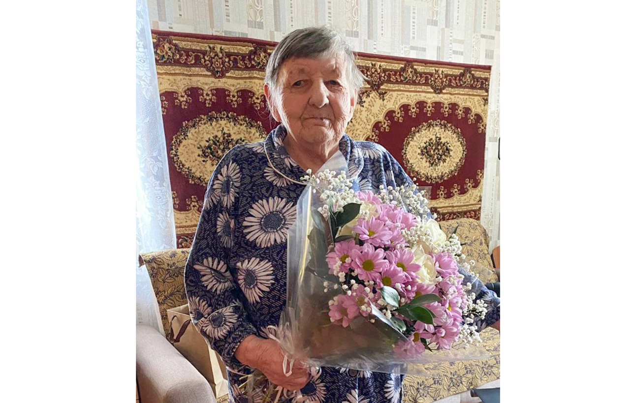 Губернатор Игорь Руденя поздравил с 92-летием Героя Социалистического Труда Валентину Полуэктову Губернатор Игорь Руденя поздравил с 92-летием Героя Социалистического Труда Валентину Полуэктову