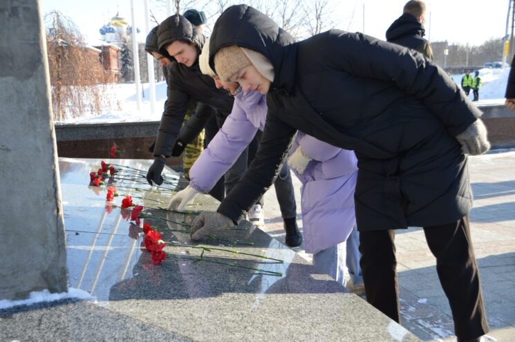 В Твери прошла молодежная акция «Подвиг легендарного танкового экипажа С.Х. Горобца»