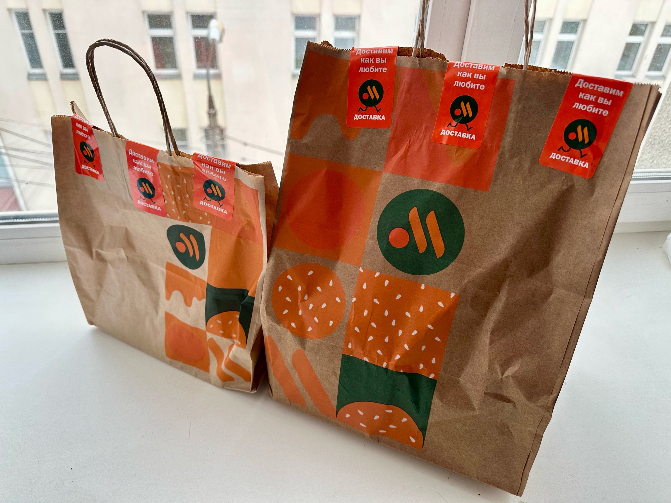 Поели за вас: Парад новинок от доставки "Вкусно и точка"