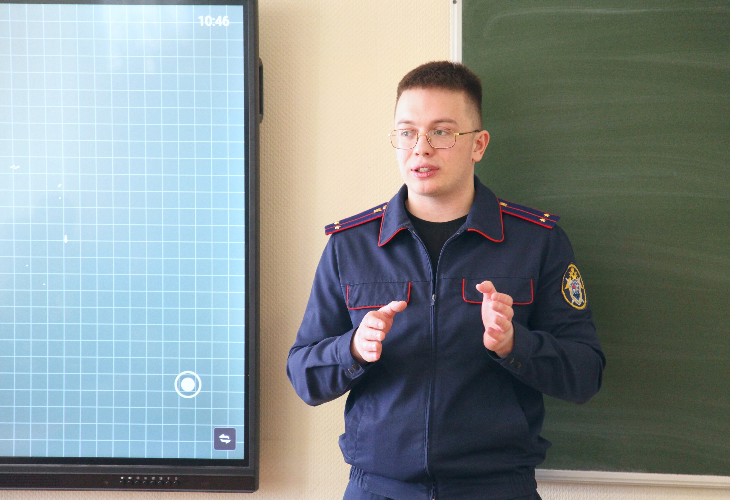 В Твери следователь поговорил с учащимися кадетского класса о противодействии экстремизму и терроризму