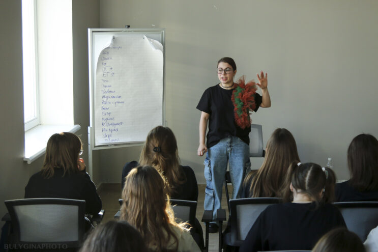 Известный блогер провела занятие для детей в Твери Известный блогер провела занятие для детей в Твери