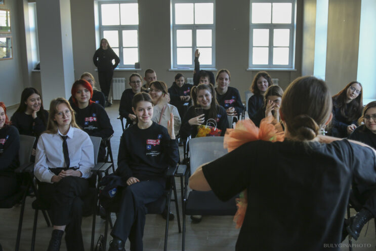 Известный блогер провела занятие для детей в Твери Известный блогер провела занятие для детей в Твери