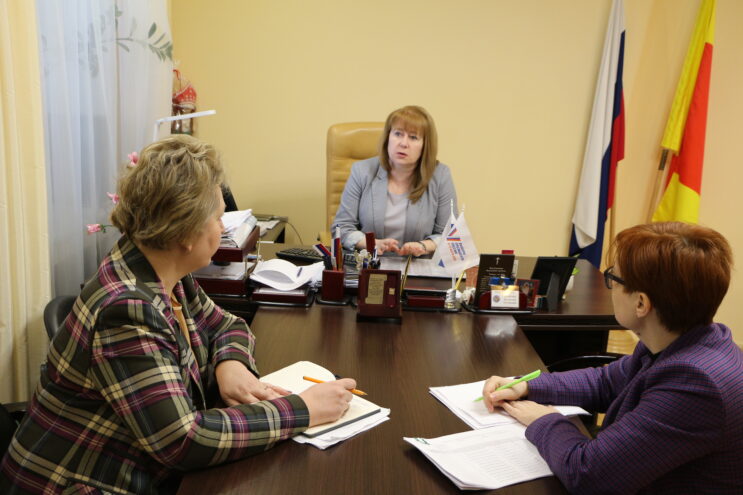 Председатель избиркома и министр социальной защиты населения региона обсудили особенности организации голосования отдельных категорий граждан