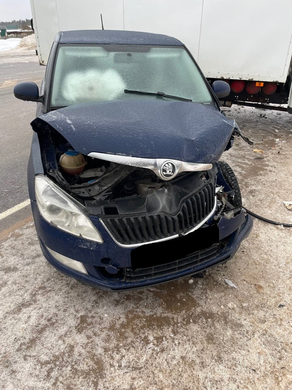 В Тверской области водитель иномарки не заметил Газель на дороге и попал в ДТП