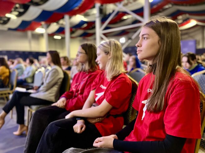 Больше 600 педагогов и родителей Твери посетили родительское собрание в мультимедийном парке «Россия – Моя история»