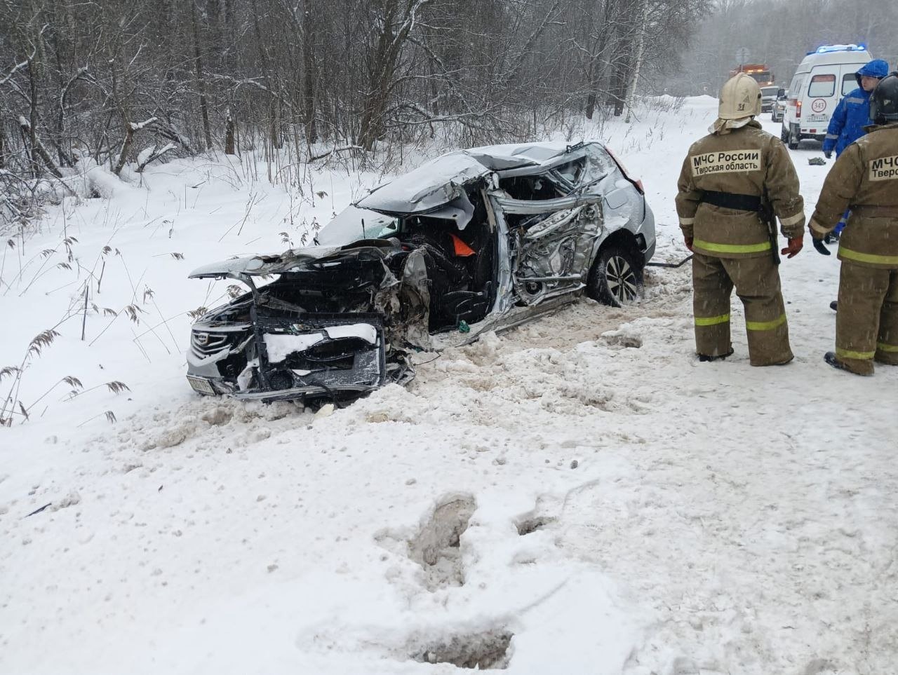 В Тверской области в ДТП погиб водитель Geely В Тверской области в ДТП погиб водитель Geely