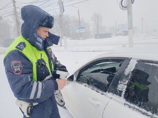 В Твери Госавтоинспекция за два часа растонировала восемь автомобилей В Твери Госавтоинспекция за два часа растонировала восемь автомобилей