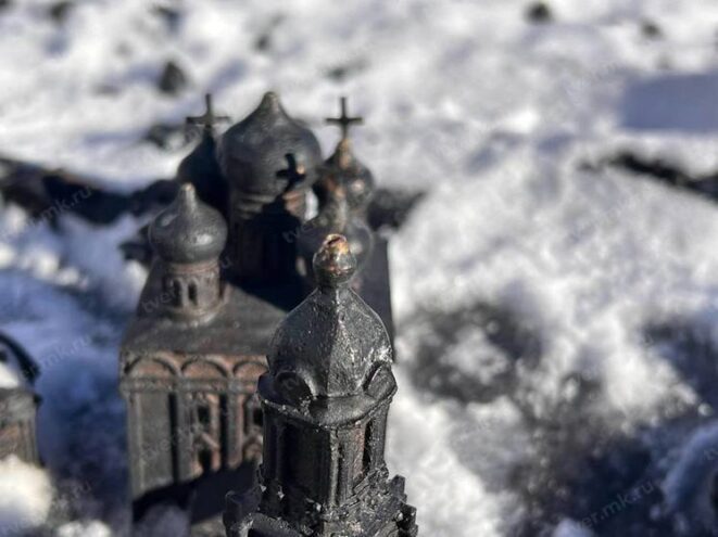 В Твери вновь сломали барельеф "Лучи Твери" В Твери вновь сломали барельеф "Лучи Твери"