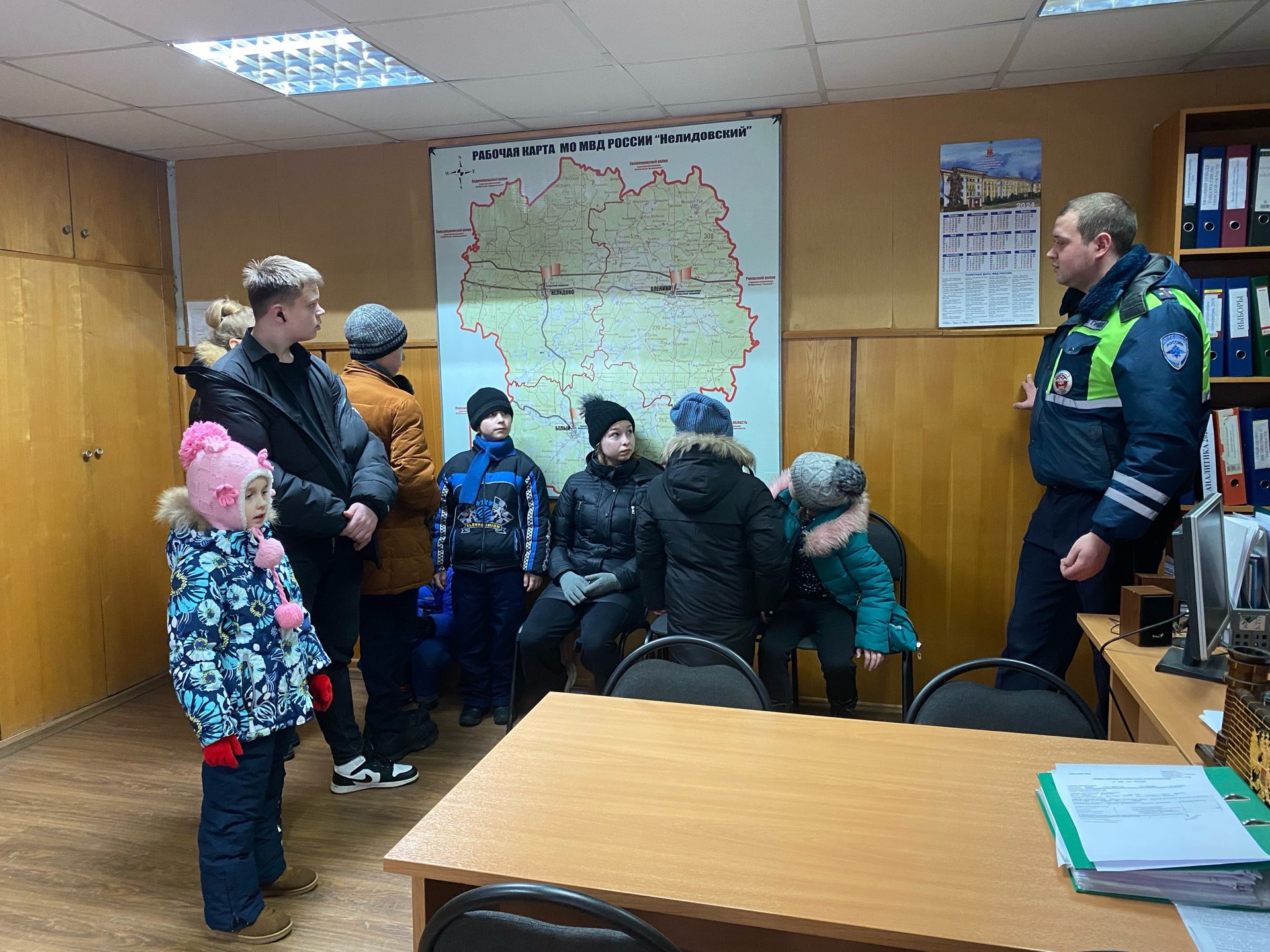 Нелидовские полицейские организовали экскурсию для воспитанников социально-реабилитационного центра