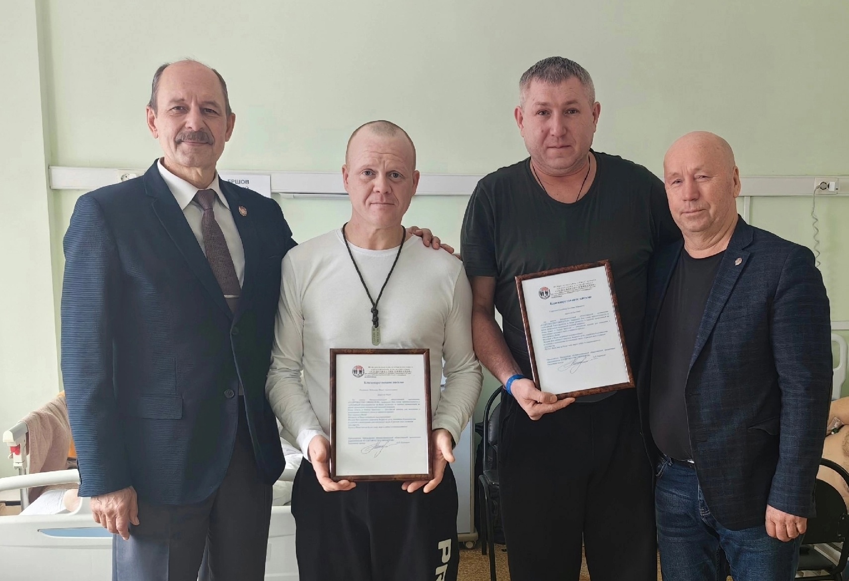 Уроженцу Оленино вручили благодарность за защиту Родины на СВО Уроженцу Оленино вручили благодарность за защиту Родины на СВО