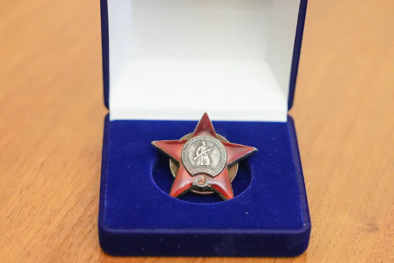 Жителю Кимрского округа передали награду родственника – героя Великой Отечественной войны