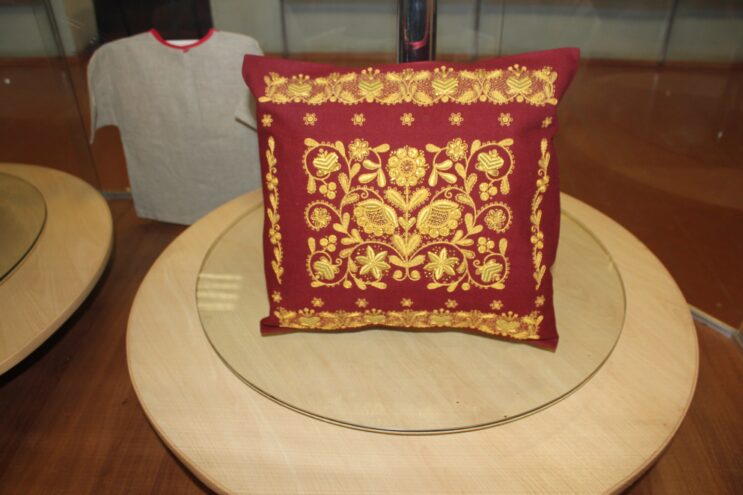 В Тверской области открылась выставка торжокской золотошвейной вышивки