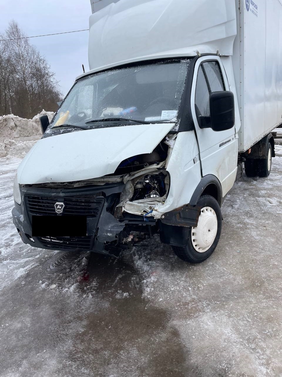 В Тверской области водитель иномарки не заметил Газель на дороге и попал в ДТП