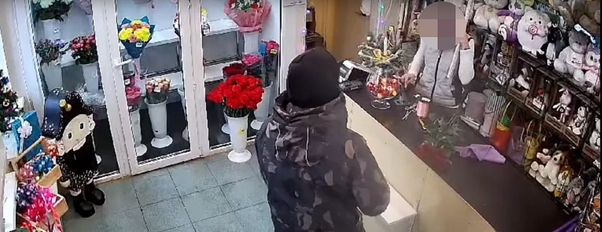 Романтик из Кимр украл букет цветов для знакомой Романтик из Кимр украл букет цветов для знакомой