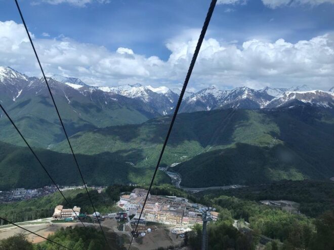 Завершена масштабная стройка в горах Сочи и улучшен интернет для туристов из Твери