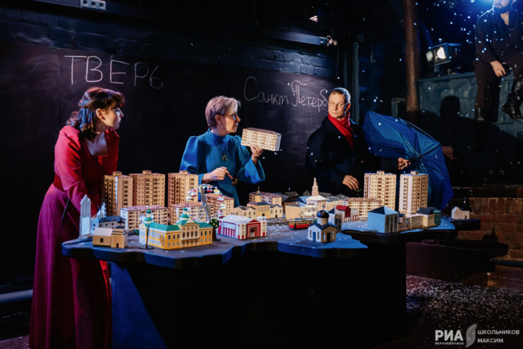 От истоков и до наших дней: Тверской ТЮЗ показал “Историю небольшого города” От истоков и до наших дней: Тверской ТЮЗ показал “Историю небольшого города”