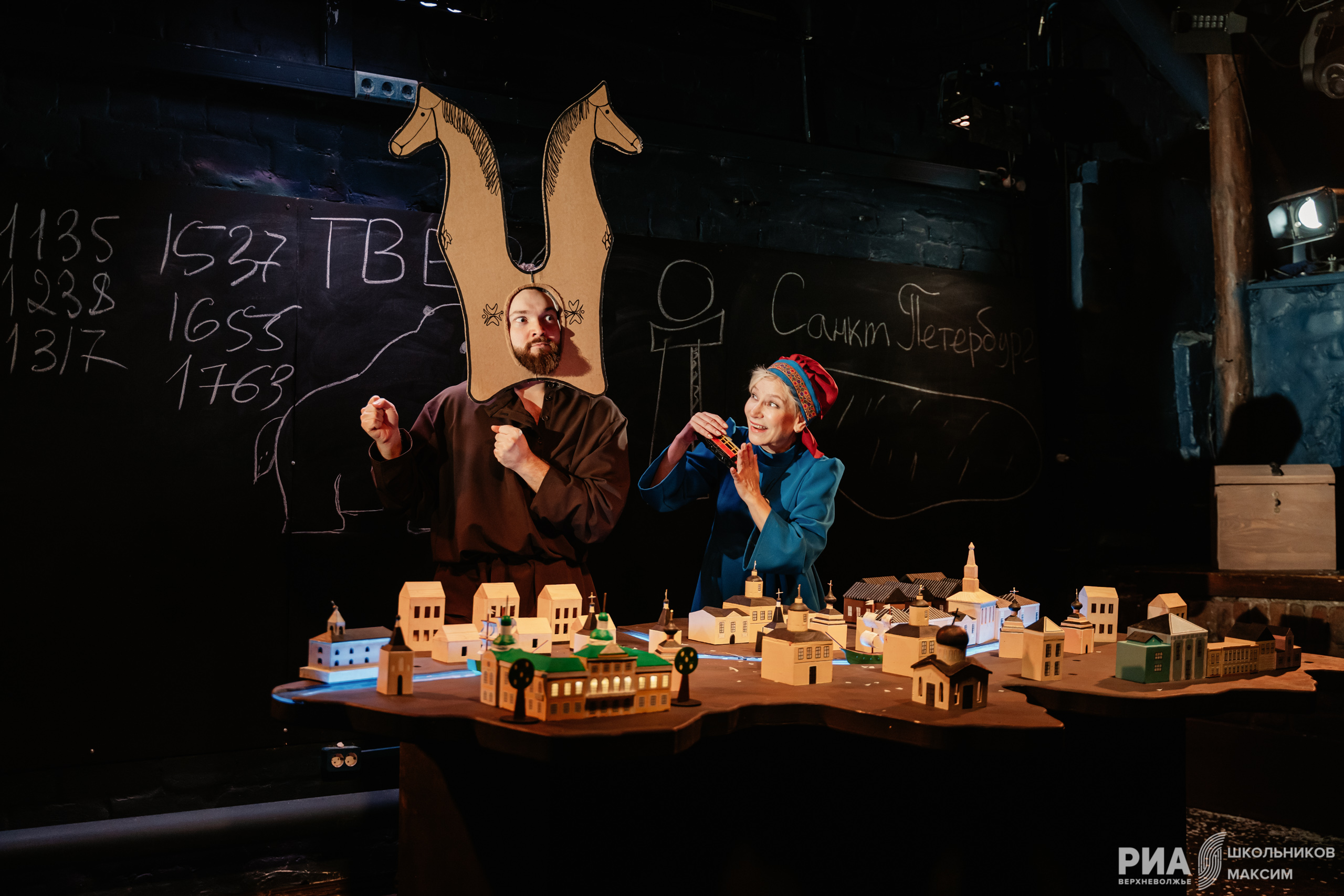 От истоков и до наших дней: Тверской ТЮЗ показал “Историю небольшого города”