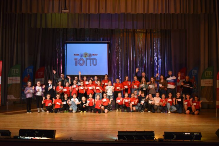 В Твери воспитанники танцевально-акробатического коллектива получили знаки отличия ГТО