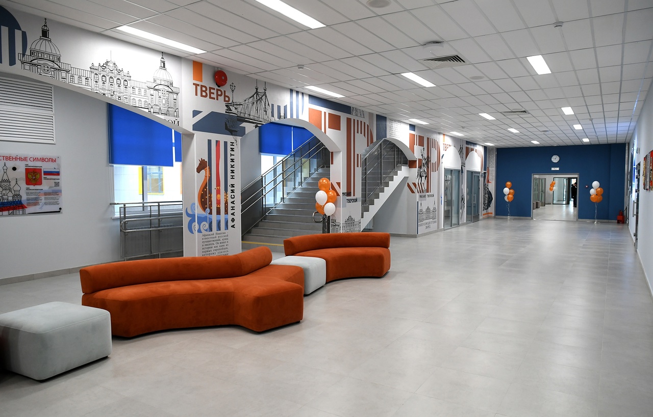 Председатель Госдумы РФ Вячеслав Володин и губернатор Игорь Руденя посетили в Твери новые школу и поликлинику, машиностроительное предприятие