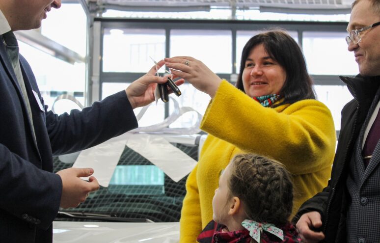 В Тверской области первый из трех автомобилей на викторине «Большая семья – тверская традиция» выиграла педагог