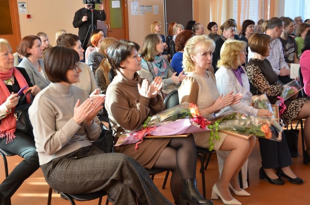 Лучших педагогических работников чествовали в Вышневолоцком округе Лучших педагогических работников чествовали в Вышневолоцком округе