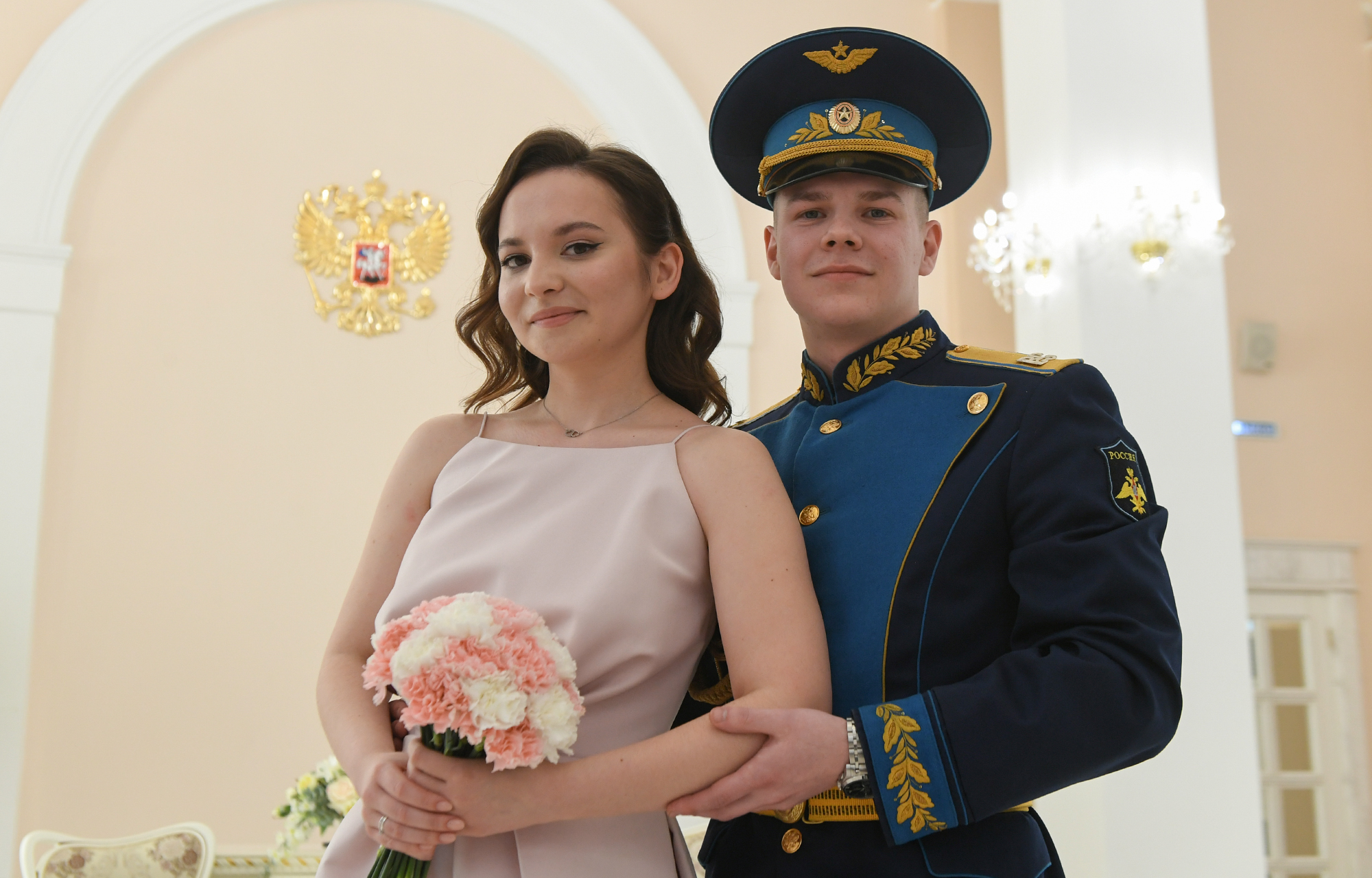 В Твери молодожены пришли на избирательный участок