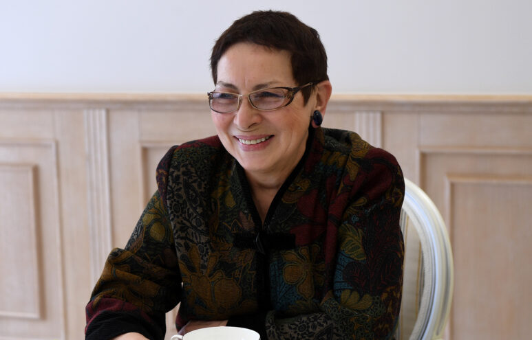 Игорь Руденя поздравил с юбилеем директора Тверской областной картинной галереи