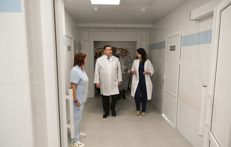 Губернатор Игорь Руденя посетил отремонтированные подразделения городской больницы №6 Твери