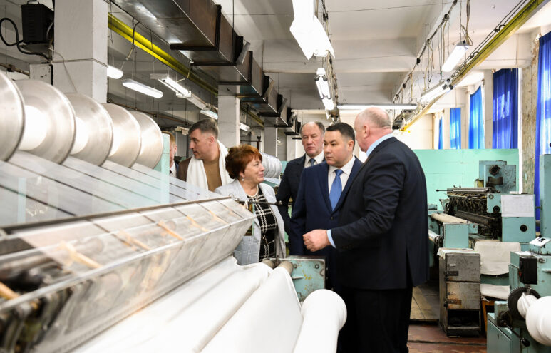 Игорь Руденя посетил предприятие «Парижская коммуна» в Вышнем Волочке