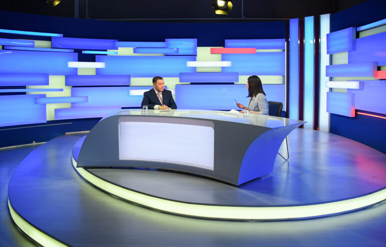 Высокоскоростная железнодорожная магистраль, выплаты учителям и выборы: О чем рассказал в прямом эфире Игорь Руденя