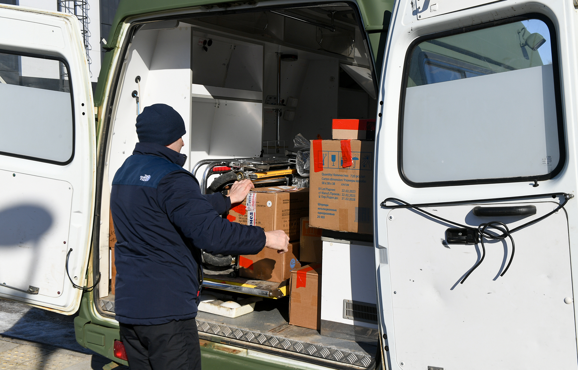 Машины и гуманитарный груз направила Тверская область в зону СВО