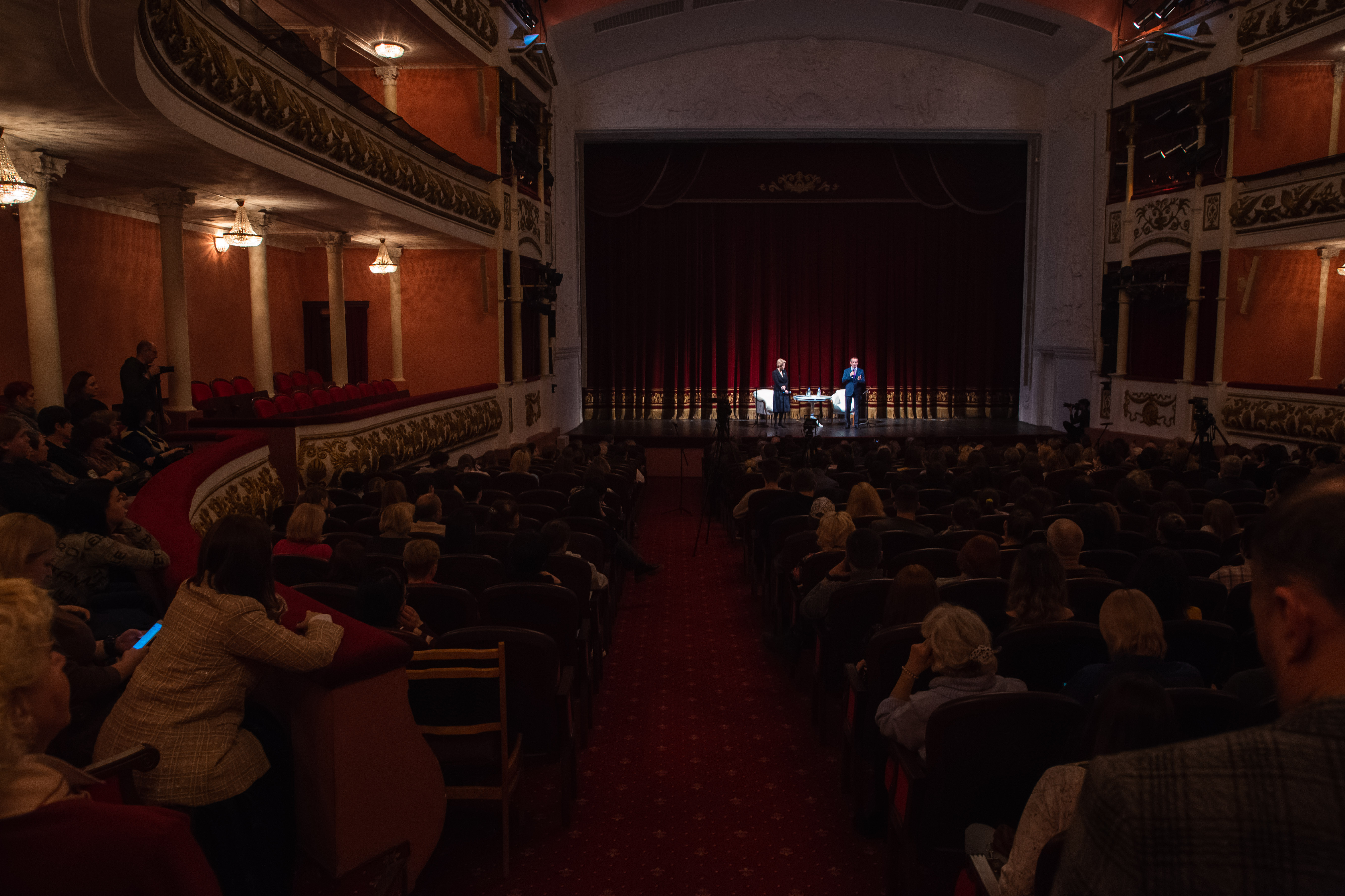 Театр - это про здесь и сейчас: Владимир Машков встретился с деятелями культуры Тверской области