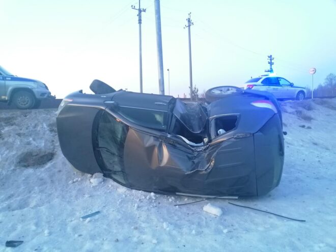 В Тверской области кроссовер въехал в ЛЭП В Тверской области кроссовер въехал в ЛЭП