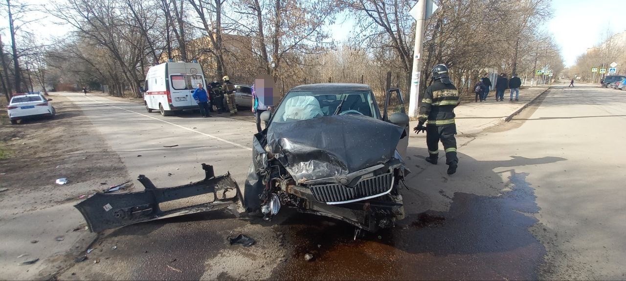 В Твери столкнулись Субару и Шкода
