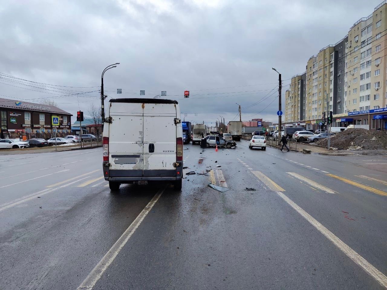 В Твери столкнулись три машины