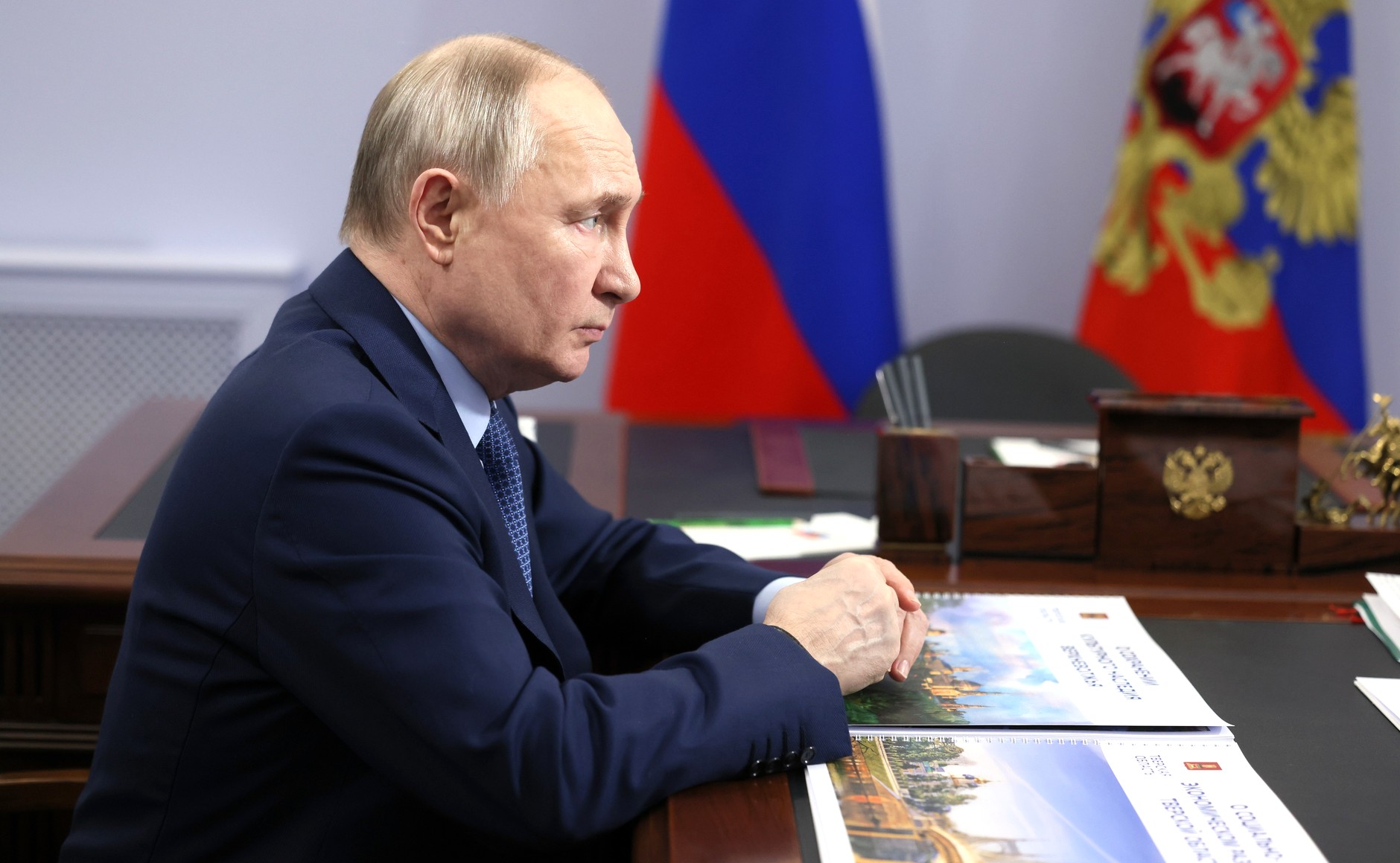 Владимир Путин и Игорь Руденя обсудили импортозамещение и развитие Тверской области В Торжке Владимир Путин посетил Центр боевого применения и переучивания лётного состава минобороны
