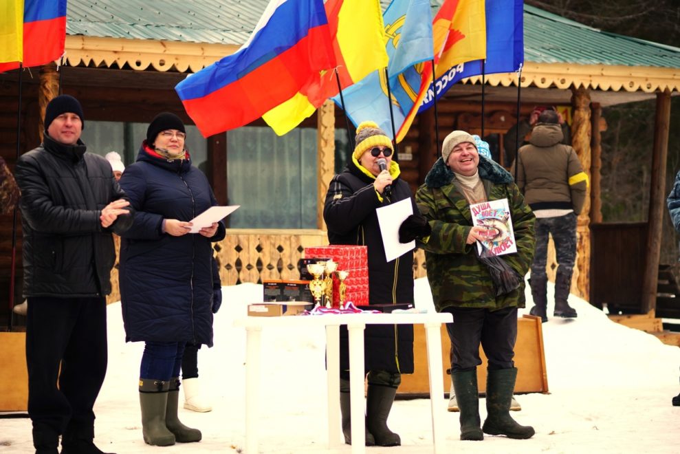 Турнир по зимней рыбалке привлек рыболовов в Бологовский район