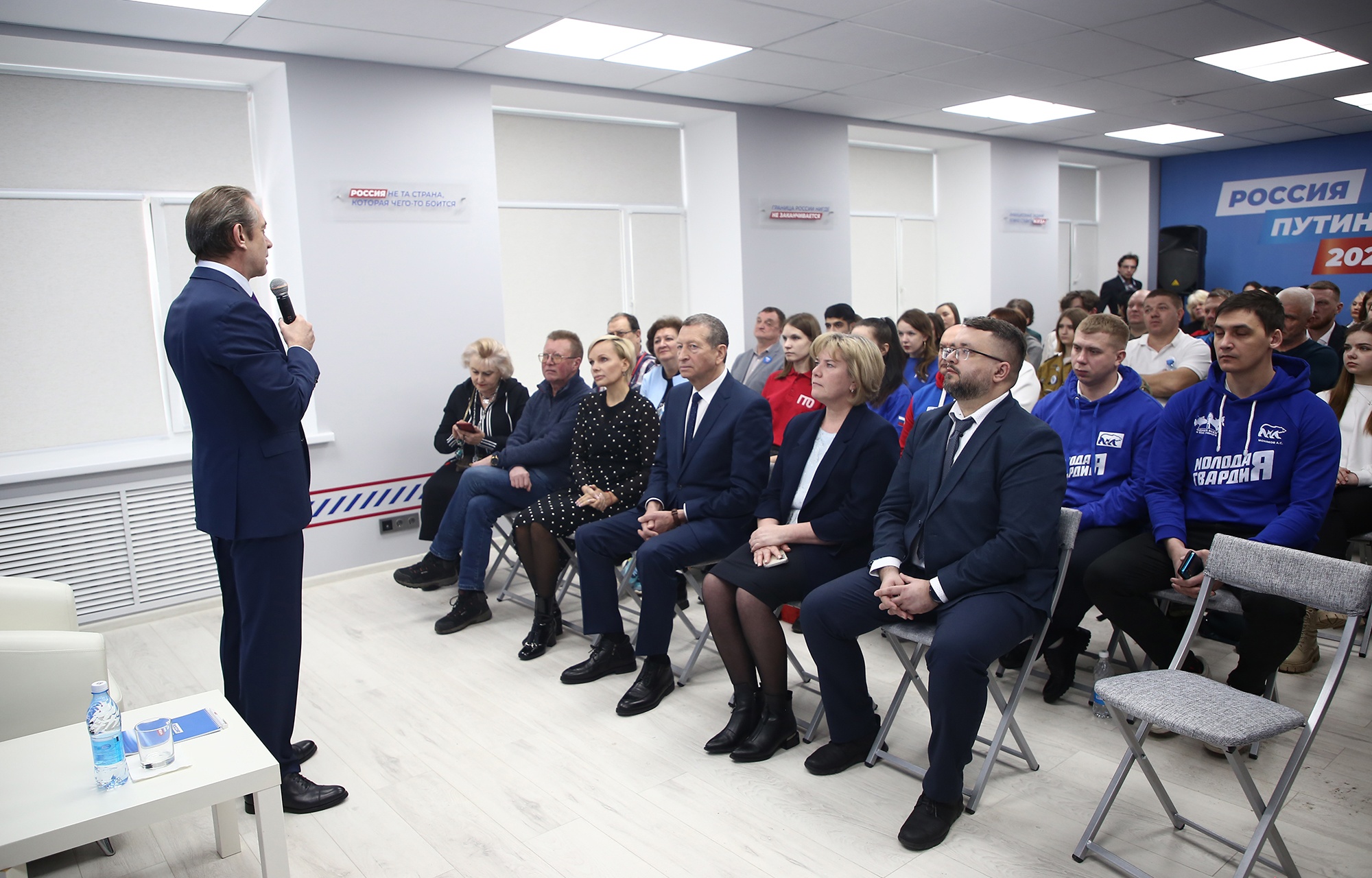 Известный артист Владимир Машков встретился с представителями общественности в Твери