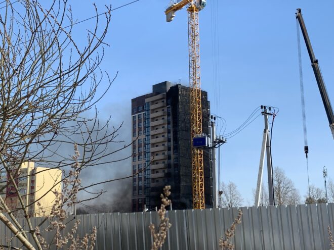 В Твери на Бурашевском шоссе потушили многоэтажку В Твери на Бурашевском шоссе потушили многоэтажку