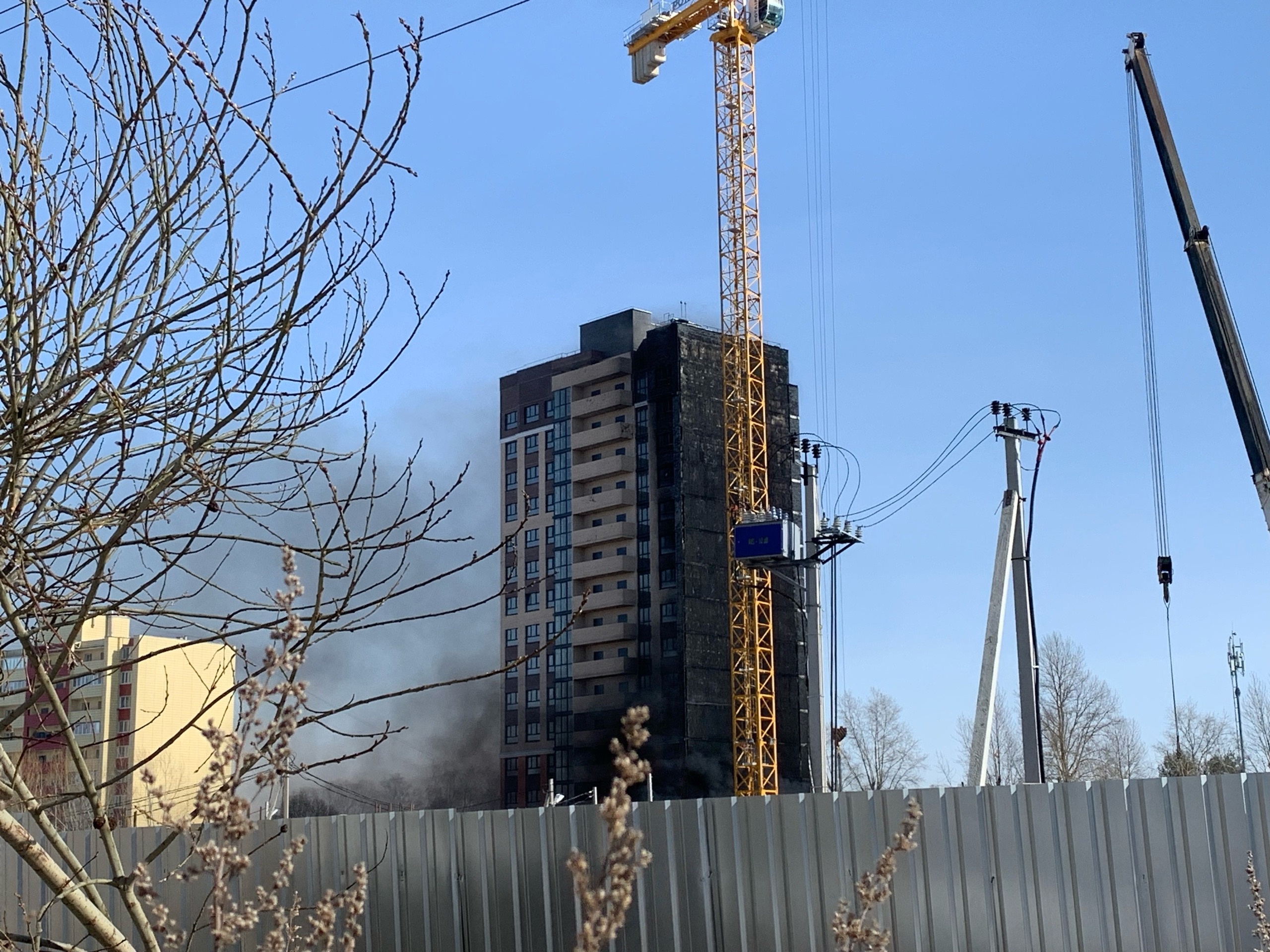 В Твери на Бурашевском шоссе потушили многоэтажку